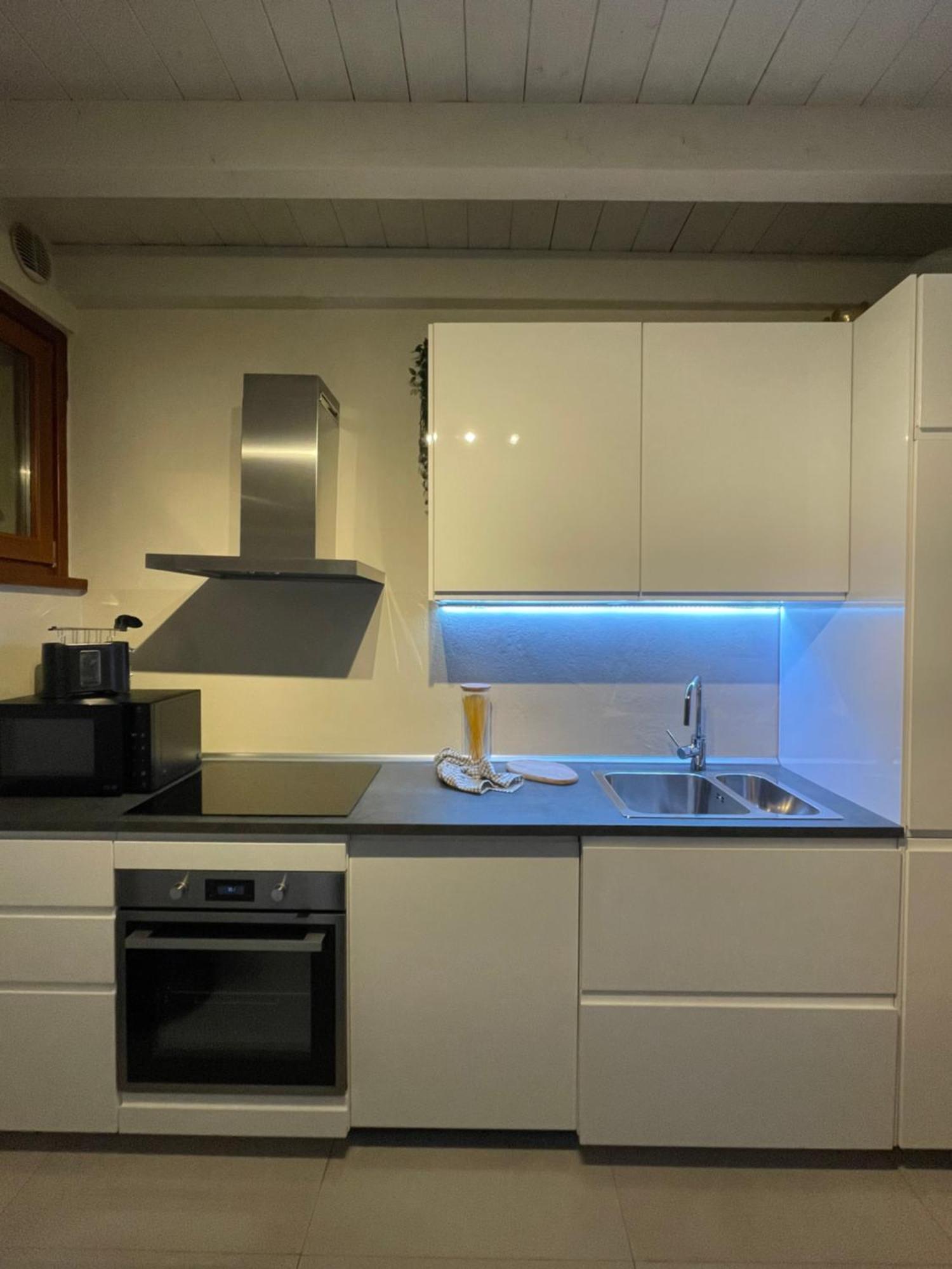 Amelie Apartment Desenzano del Garda Eksteriør billede